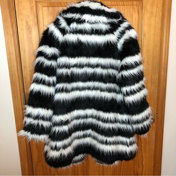 Forever 21 Faux Fur Striped Jacket - Picture 4 of 13